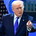 Trump rechaza controles sobre la IA y denuncia una “conspiración enfermiza”